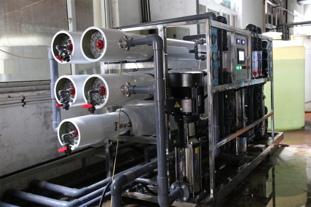 苏州纽尚光电有限公司   六吨二级反渗透+EDI  超纯水设备