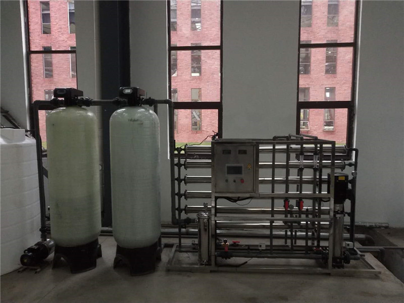 昆山新正隆机械有限公司    三吨每小时  反渗透纯水设备